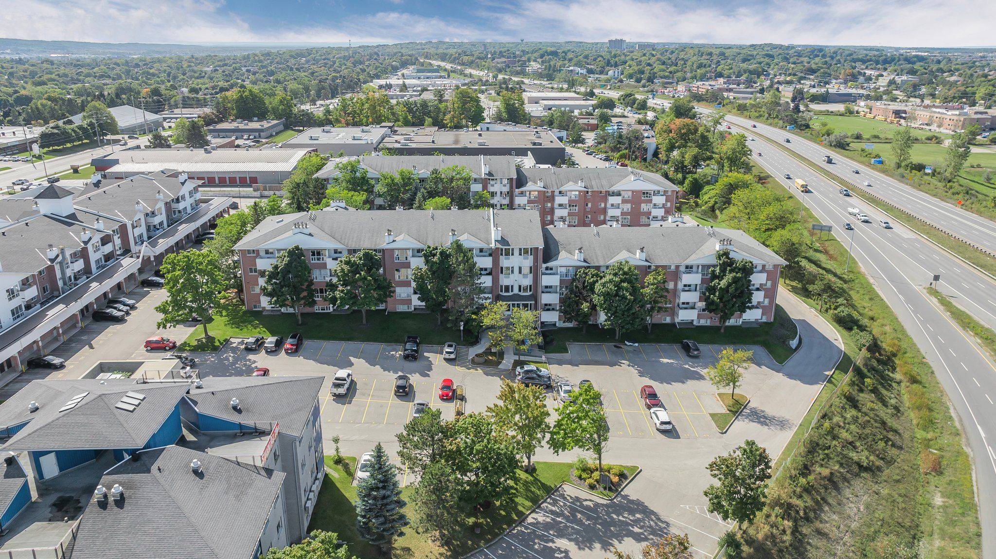 126 Bell Farm RD #209, Barrie, ON L4M 6J3