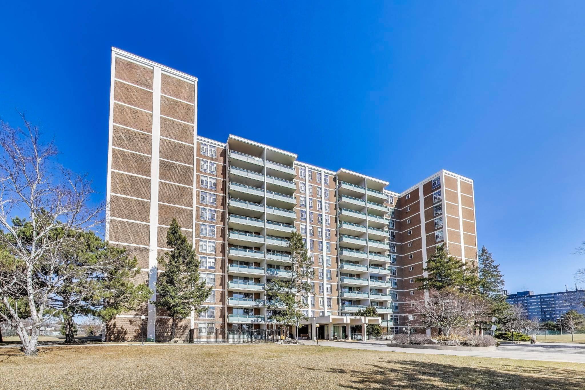 Toronto W09, ON M9R 2M7,44 Longbourne DR #1008