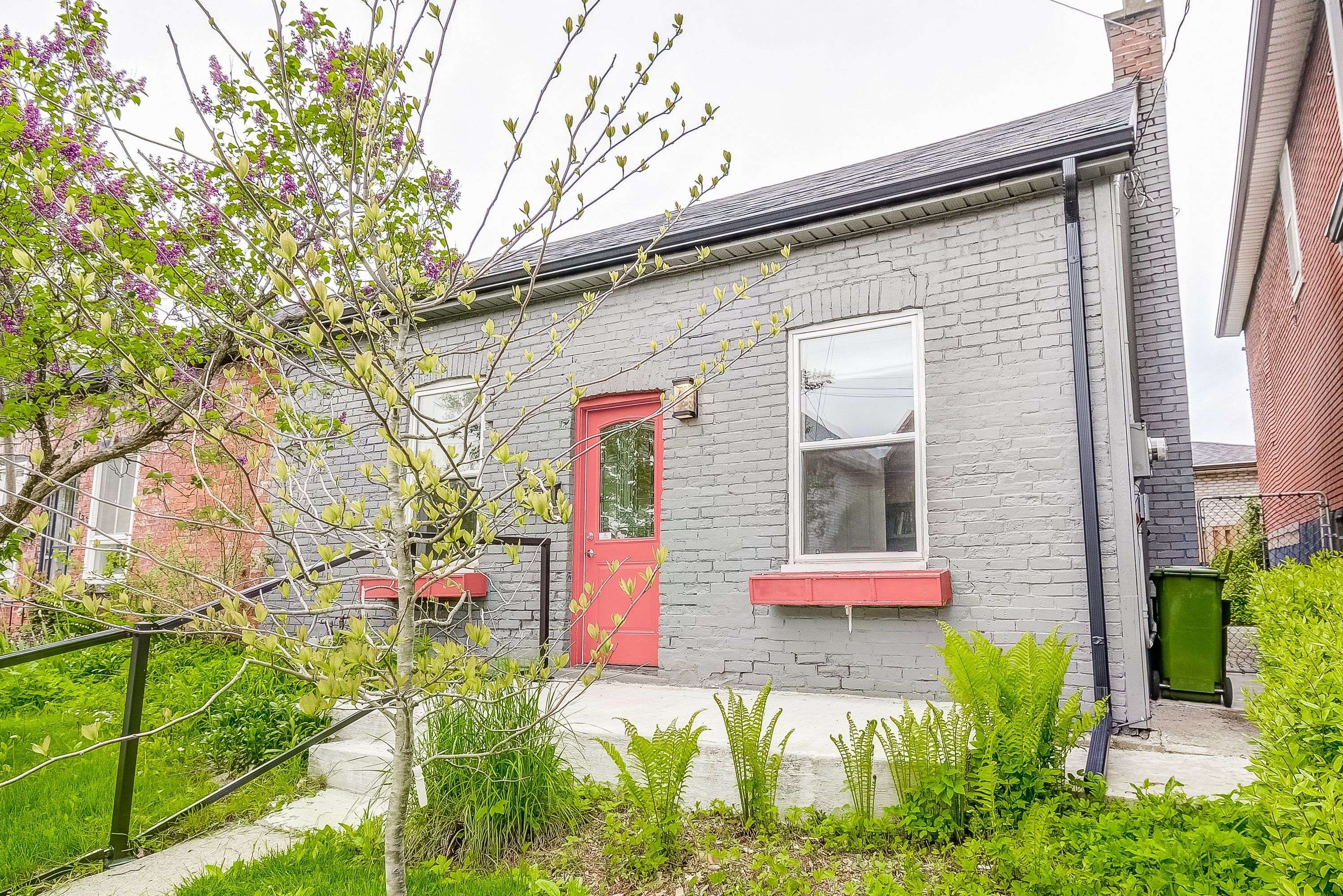 Hamilton, ON L8L 3N9,185 Simcoe ST E