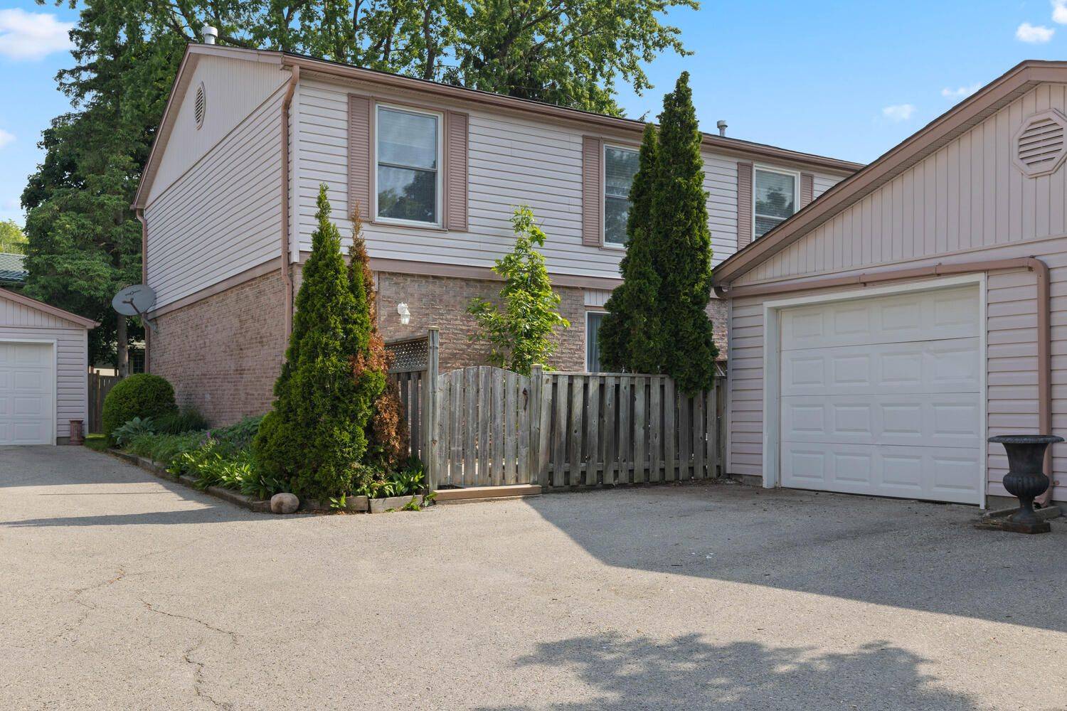 375 Everglade CRES,  London North,  ON N6H 4M8