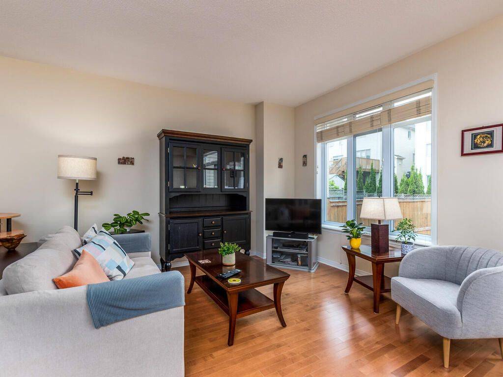 Kanata, ON K2T 0A7,252 Badgeley AVE