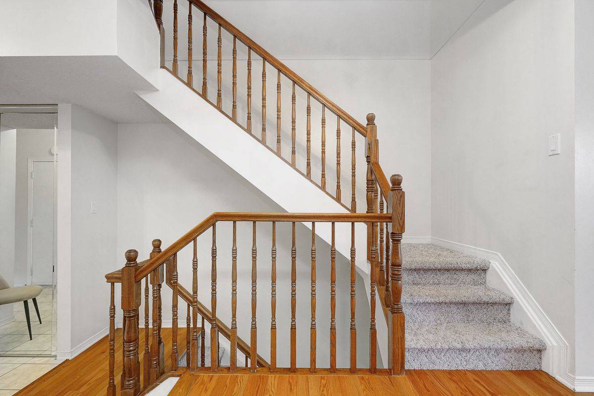 Orleans - Convent Glen And Area, ON K1C 7G7,6157 Oak Meadows DR #19