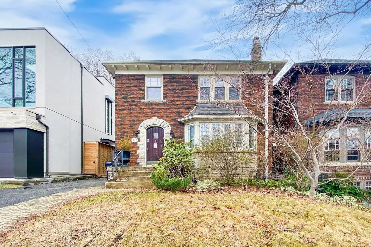 Toronto C03, ON M5P 2M7,317 Warren RD