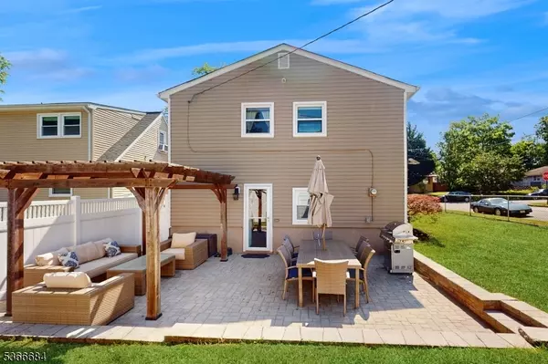 82 Garden St, Edison Twp., NJ 08817