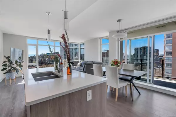 Victoria, BC V8V 3M3,960 Yates St #703
