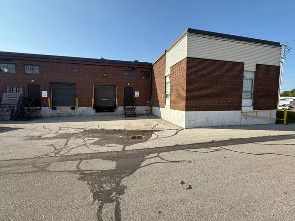 Toronto E04, ON M1P 3A9,120 Midwest RD #3