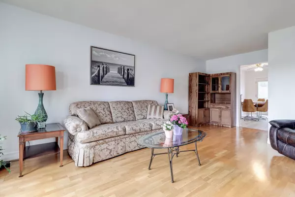Oshawa, ON L1J 7B7,810 Kilkenny CT