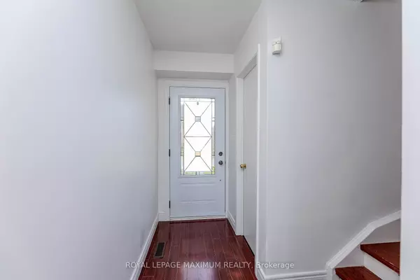 Toronto E11, ON M1B 1K2,50 Blackwell AVE #9