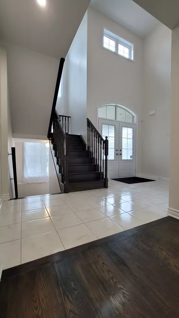 Innisfil, ON L9S 0N5,1030 Barton WAY