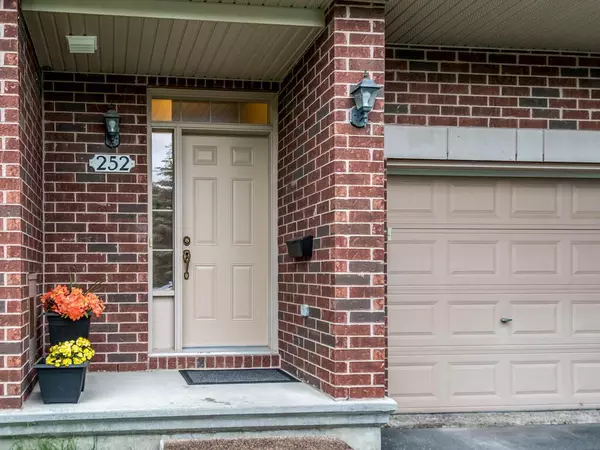 Kanata, ON K2T 0A7,252 Badgeley AVE