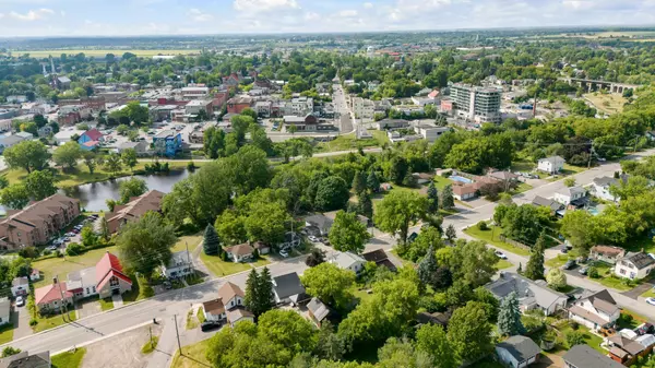 Greater Napanee, ON K7R 3B2,74 Palace RD
