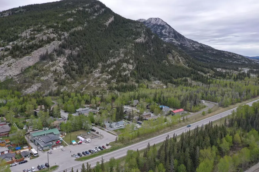 11 Exshaw Mountain GTWY, Exshaw, AB T0L2C0
