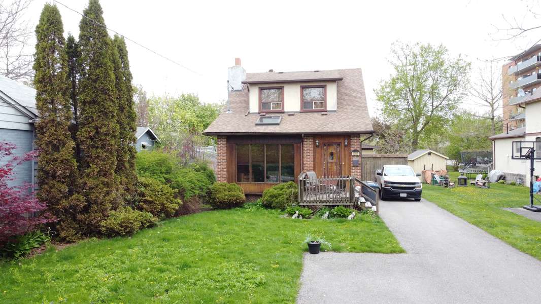 1083 Seneca AVE, Mississauga, ON L5G 3X4