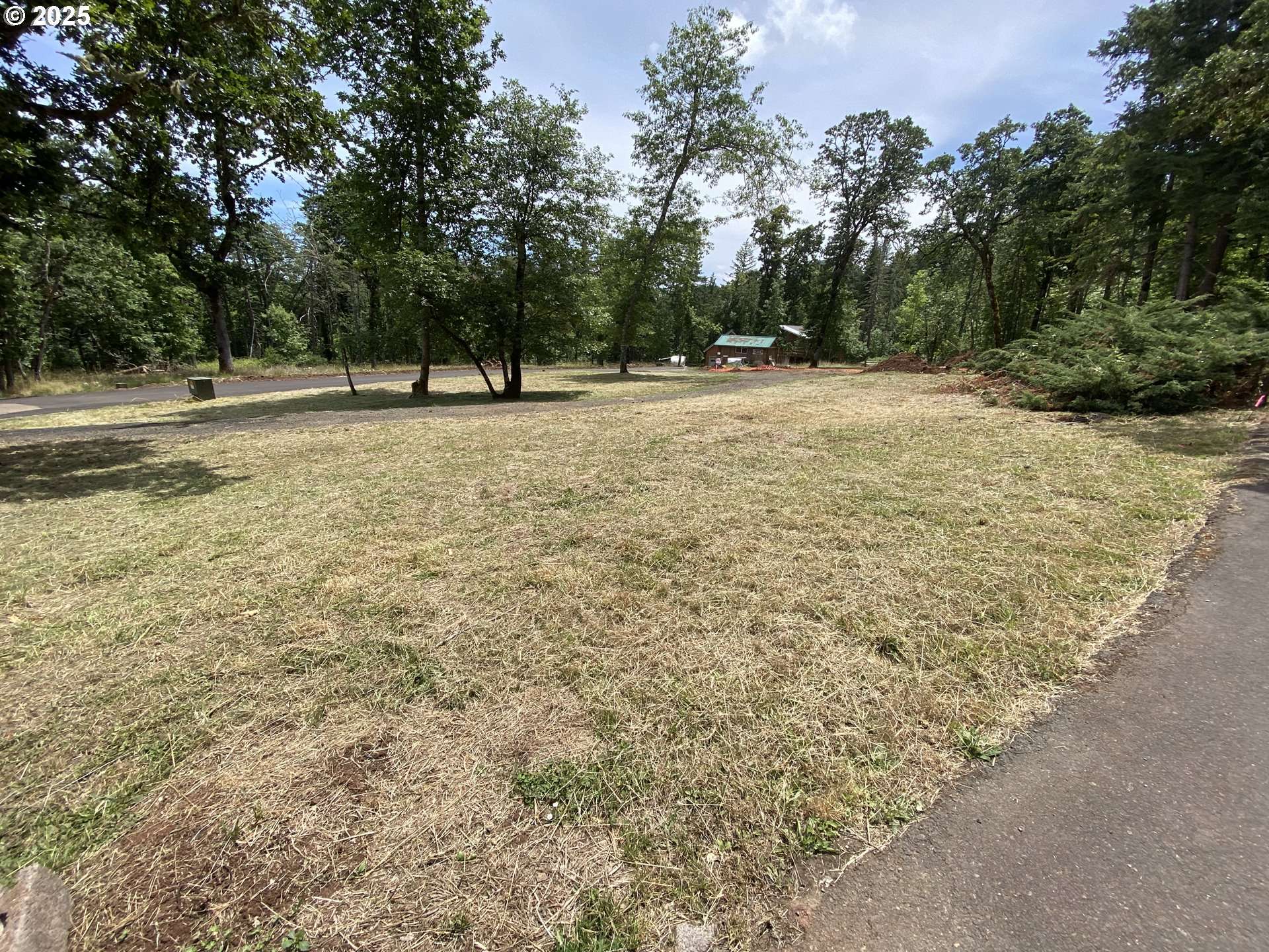 Eugene, OR 97405,W 40TH AVE #2