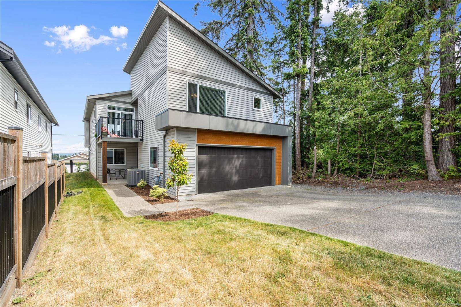 925 Howard Ave, Nanaimo, BC V9R 3T4
