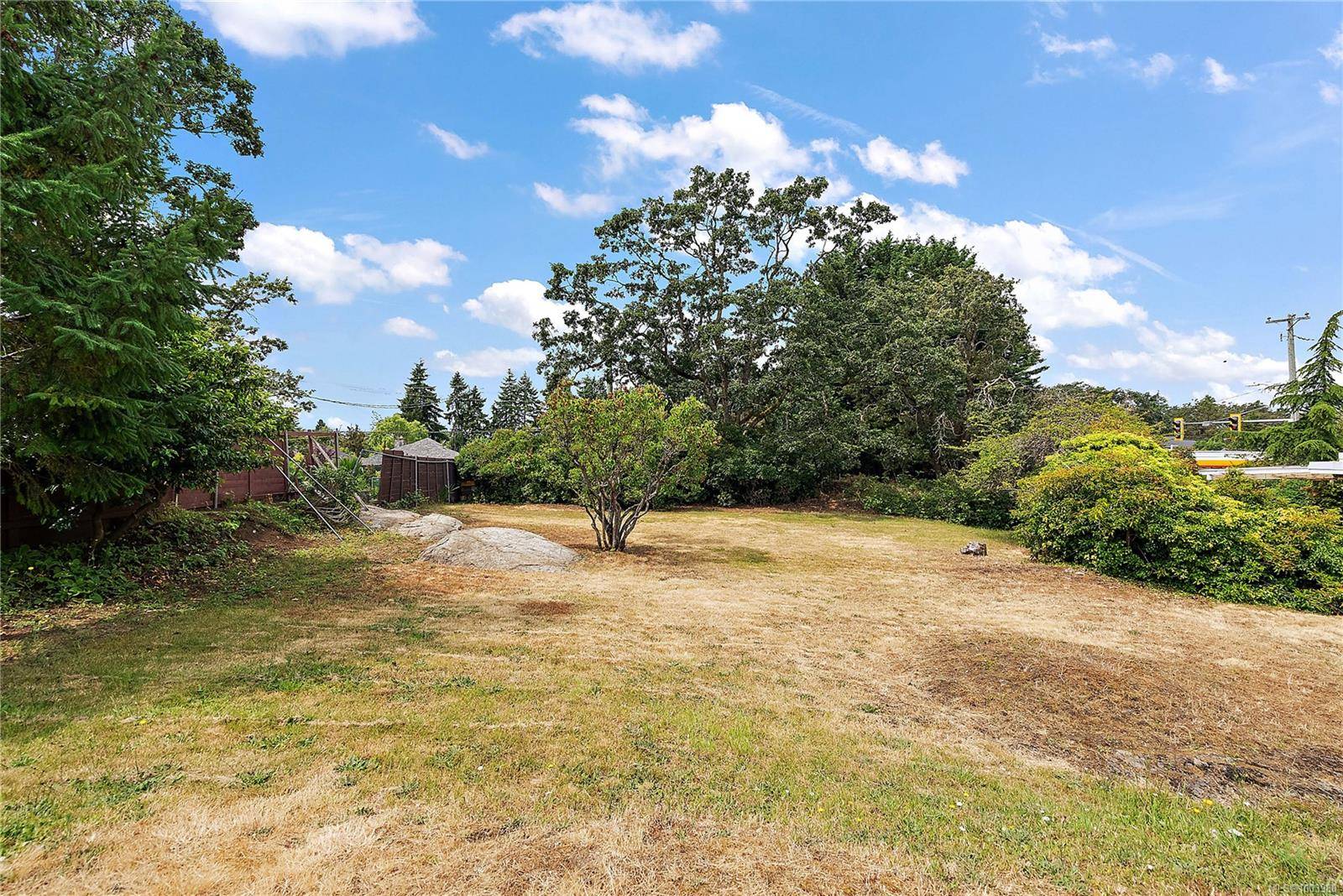 Saanich, BC V8X 1H5,3749 Quadra St