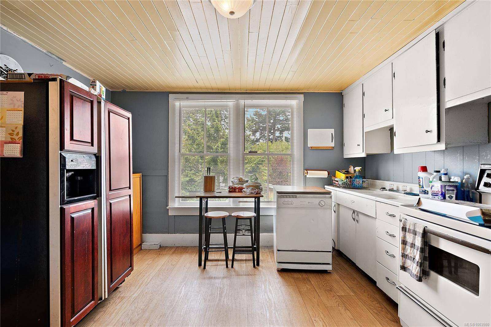 Saanich, BC V8X 1H5,3749 Quadra St