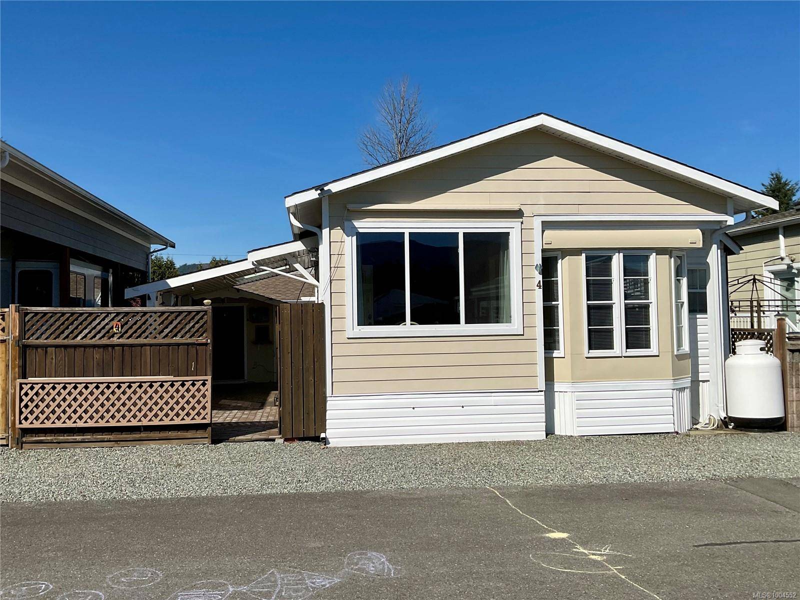 Honeymoon Bay, BC V0R 1Y0,6855 Park Ave #4