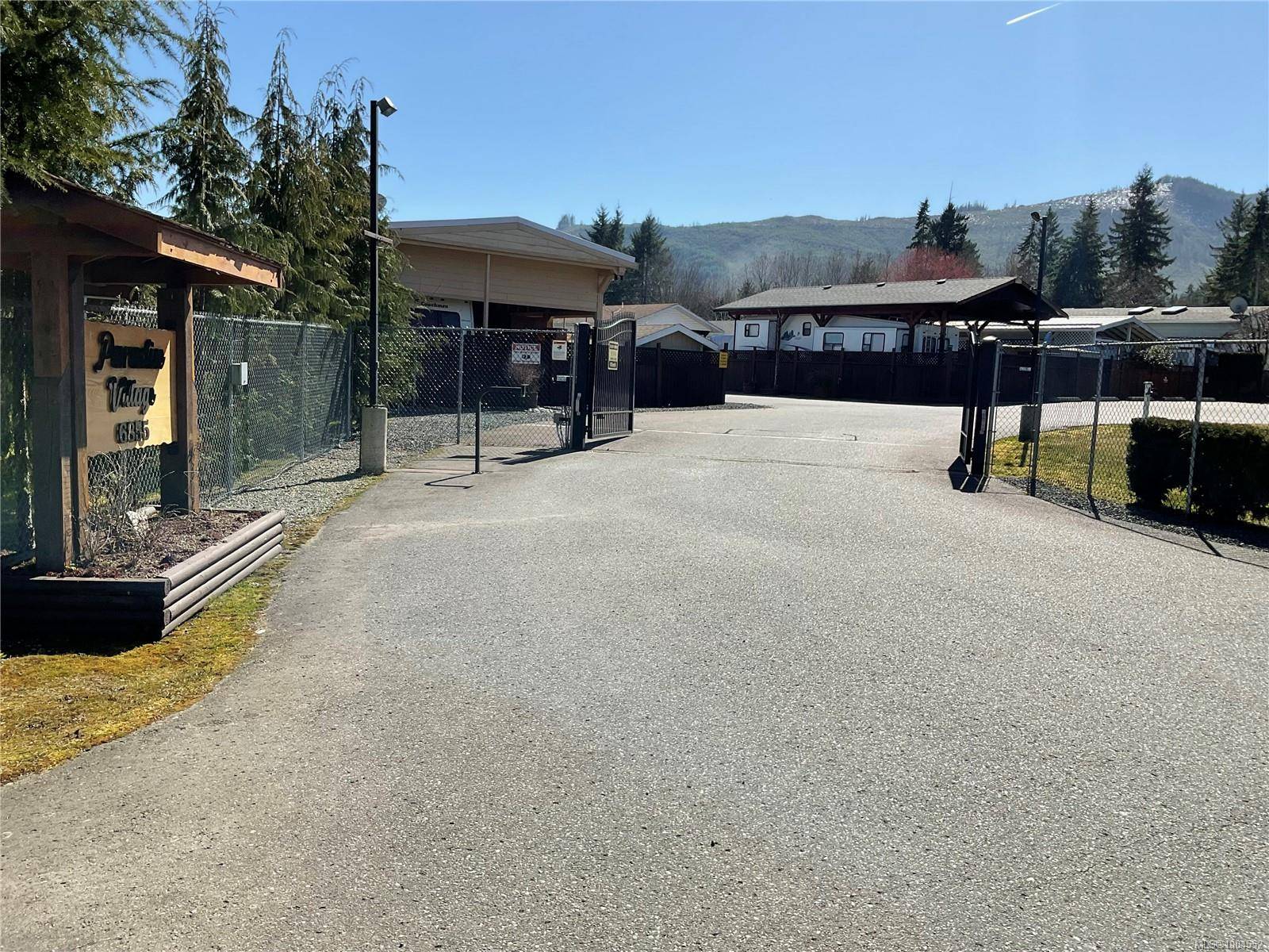 Honeymoon Bay, BC V0R 1Y0,6855 Park Ave #4