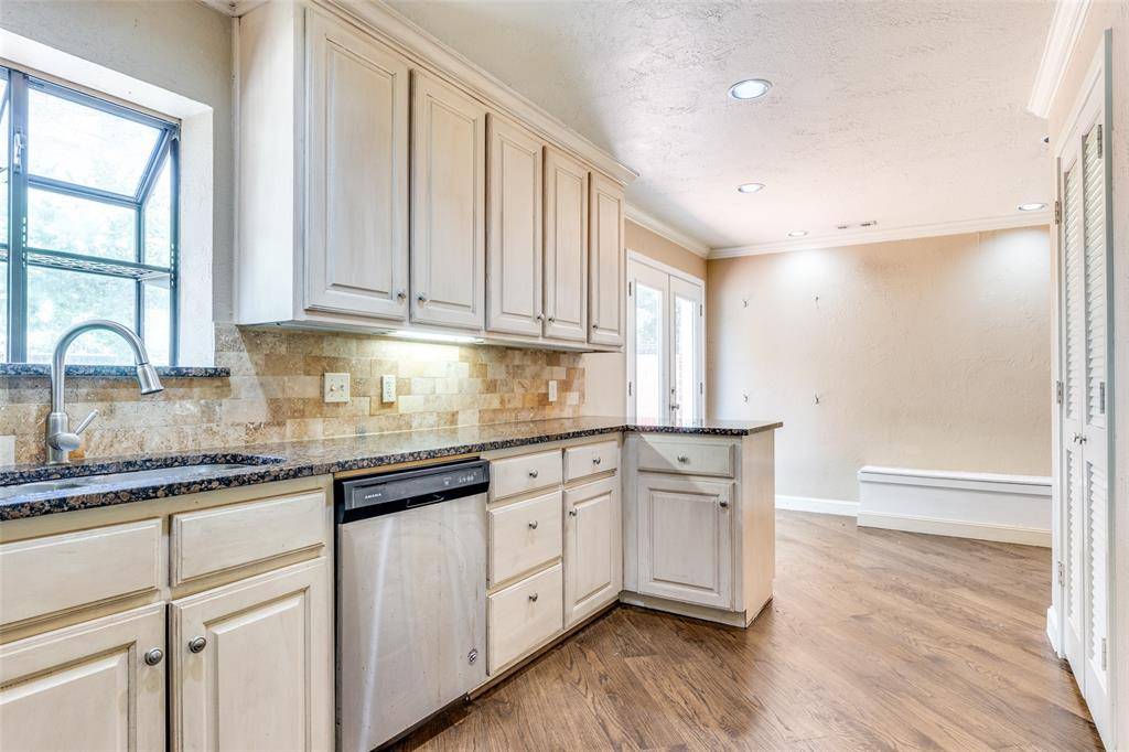 Dallas, TX 75230,6823 Walnut Hill Lane