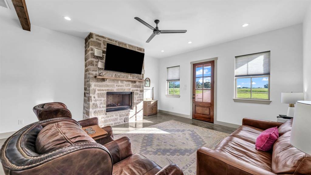 Santo, TX 76472,105 Sierra Vista Blvd