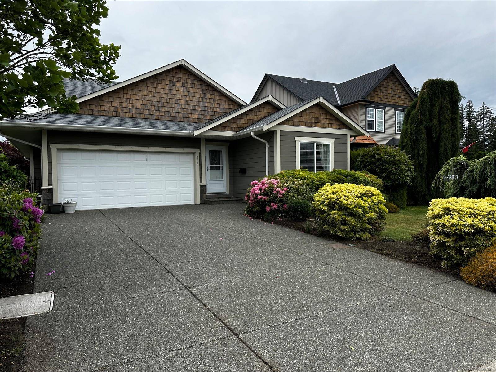 725 Lancaster Way, Comox, BC V9M 4J3