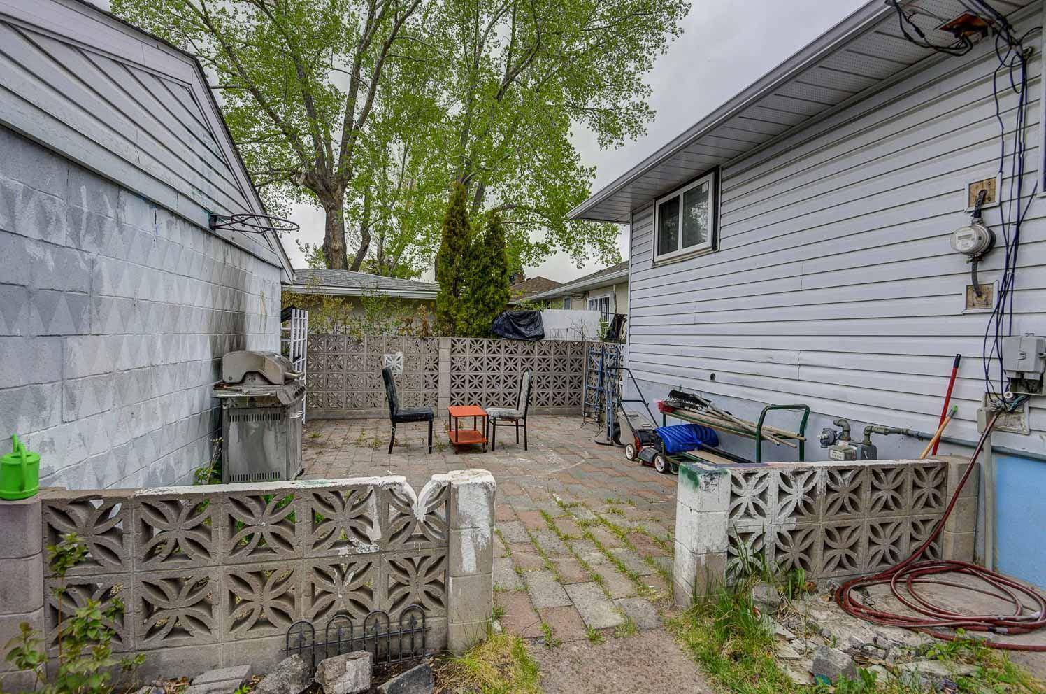 Calgary, AB T2B 1L7,2443 47 ST Southeast