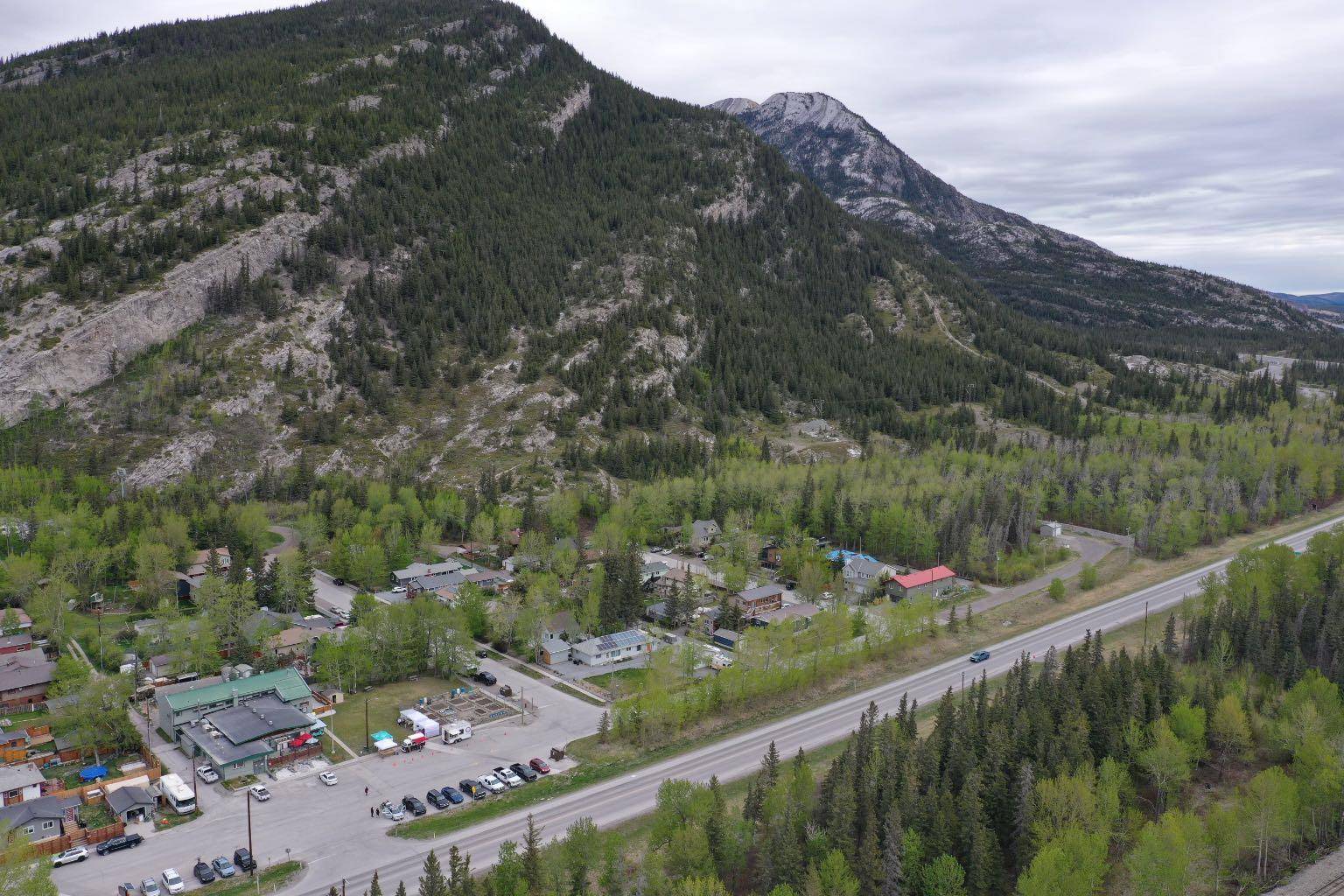 21 Exshaw Mountain GTWY, Exshaw, AB T0L2C0