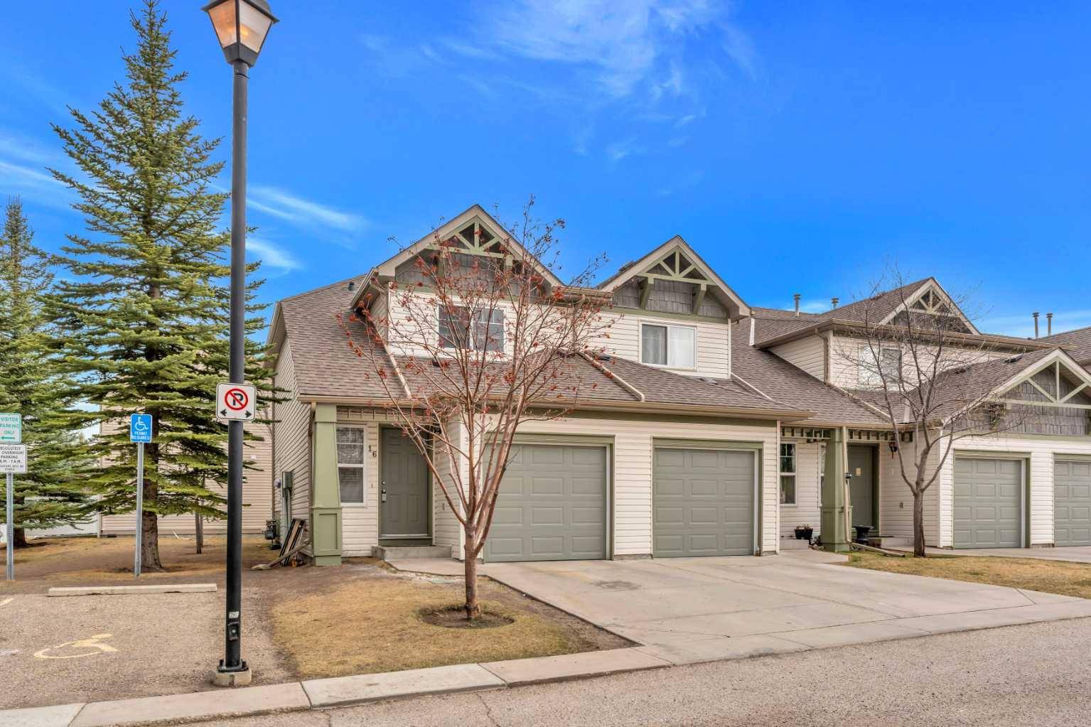 16 Eversyde CT Southwest, Calgary, AB T2Y 4S4