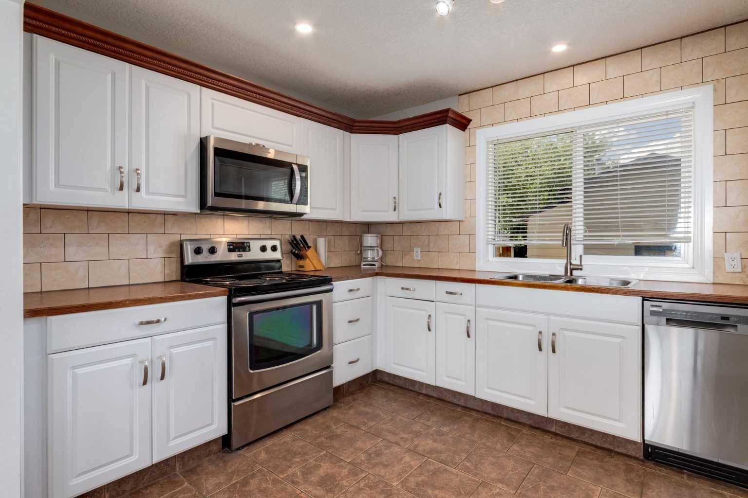 Calgary, AB T2A 1H6,1321 39 ST Southeast