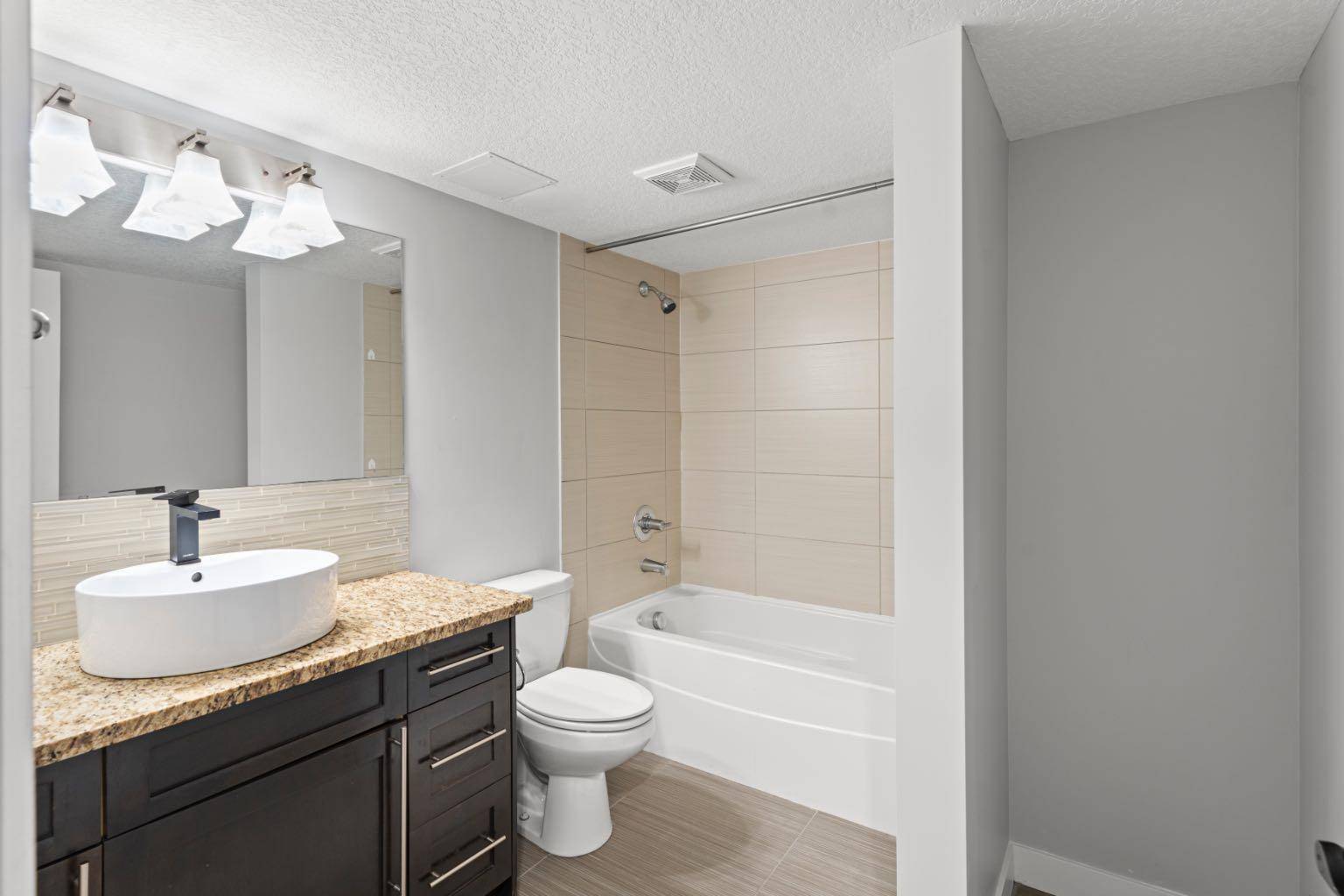 Calgary, AB T2T 0T7,1508 23 AVE Southwest #104