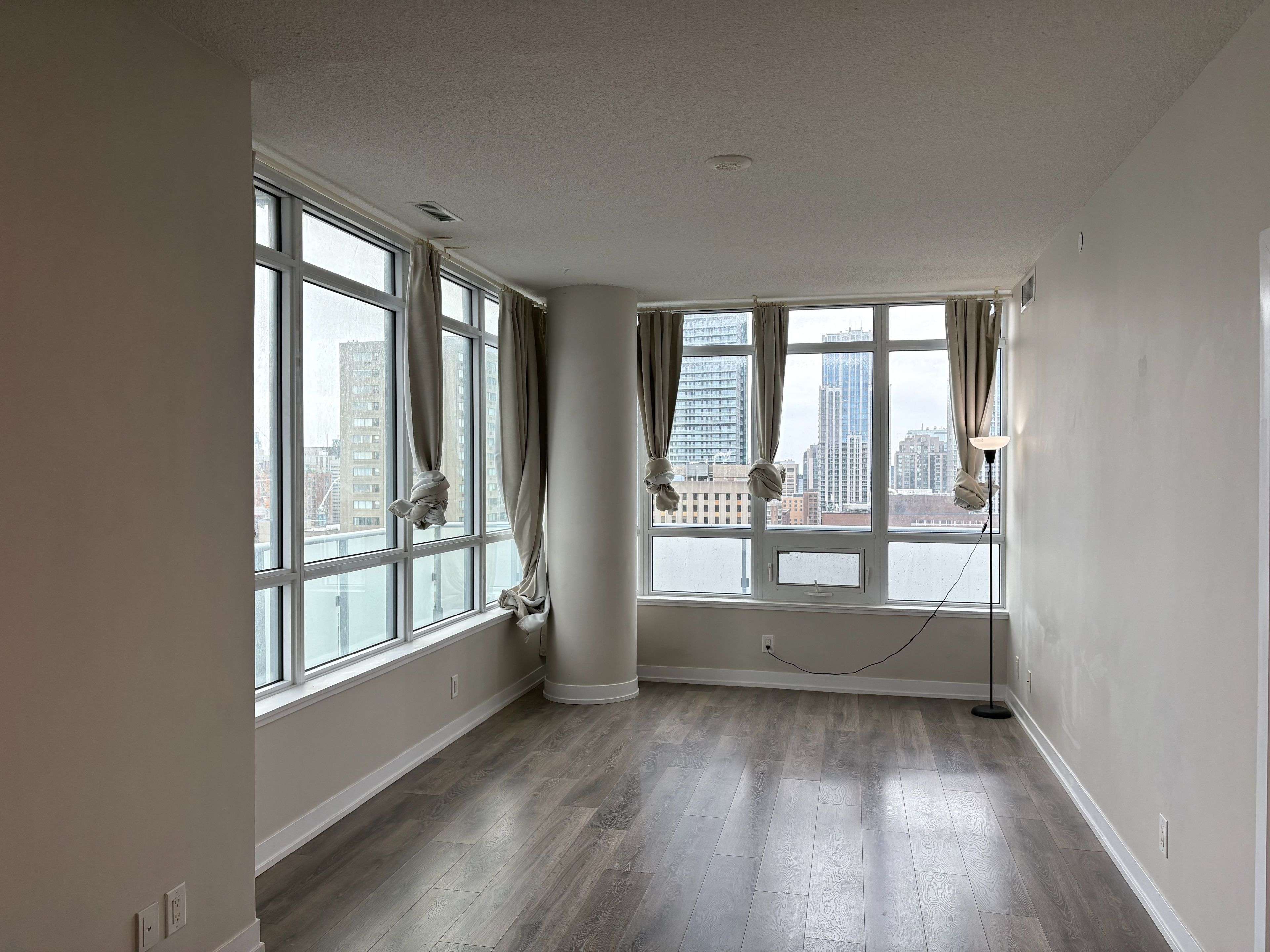 Toronto C08, ON M5B 1Z9,365 Church ST #2511