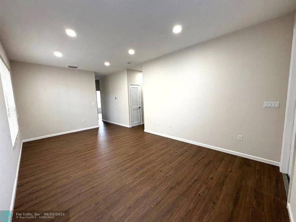 Oakland Park, FL 33309,Address not disclosed