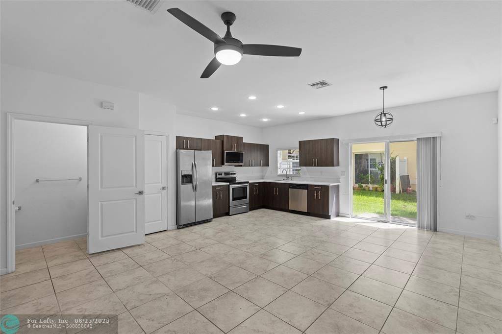 Lauderhill, FL 33313,1102 NW 40th Way