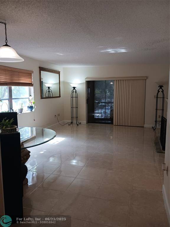 North Lauderdale, FL 33068,8280 SW 24th St #7202