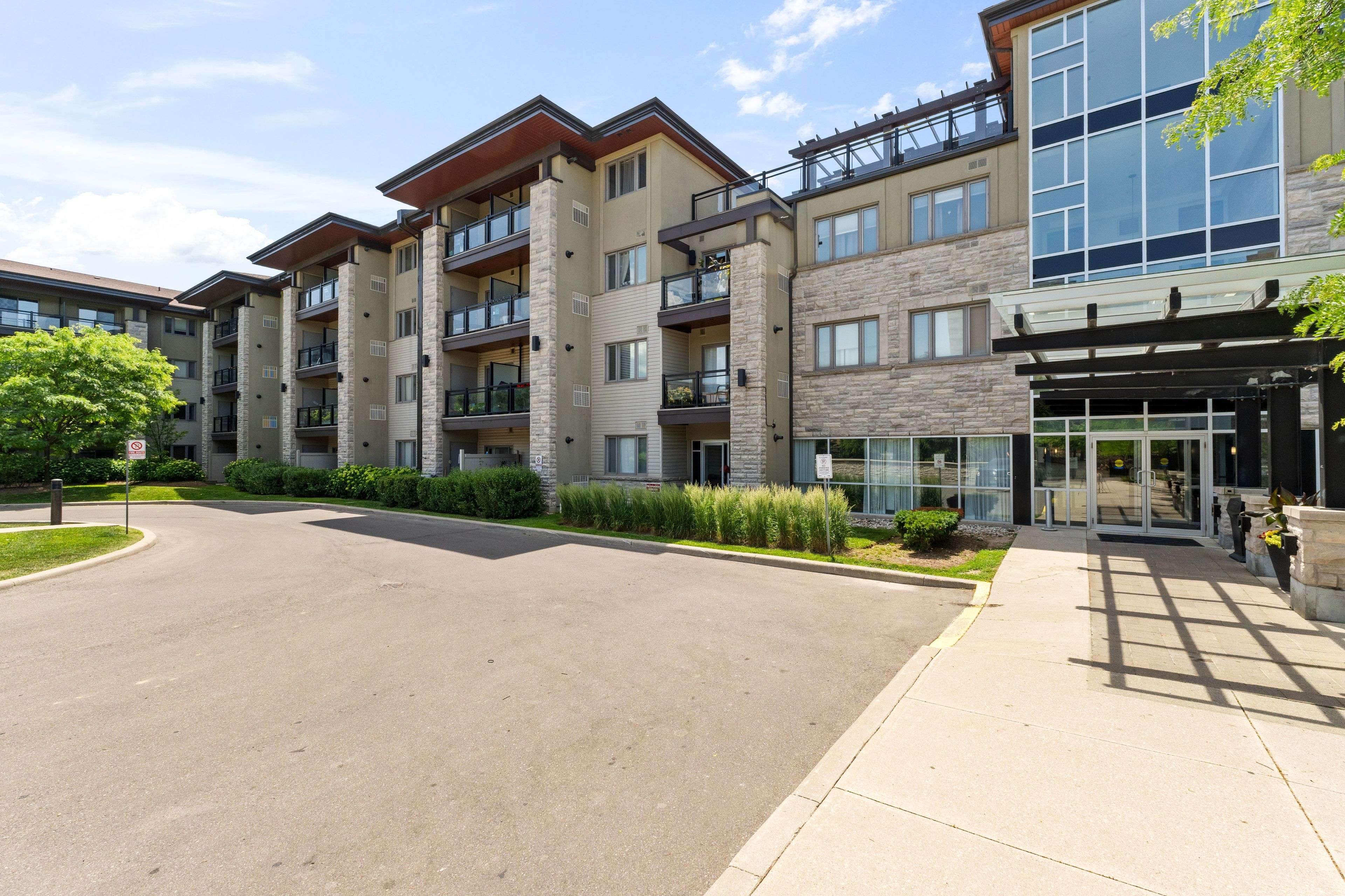 Mississauga, ON L5A 0A1,570 Lolita GDNS #413