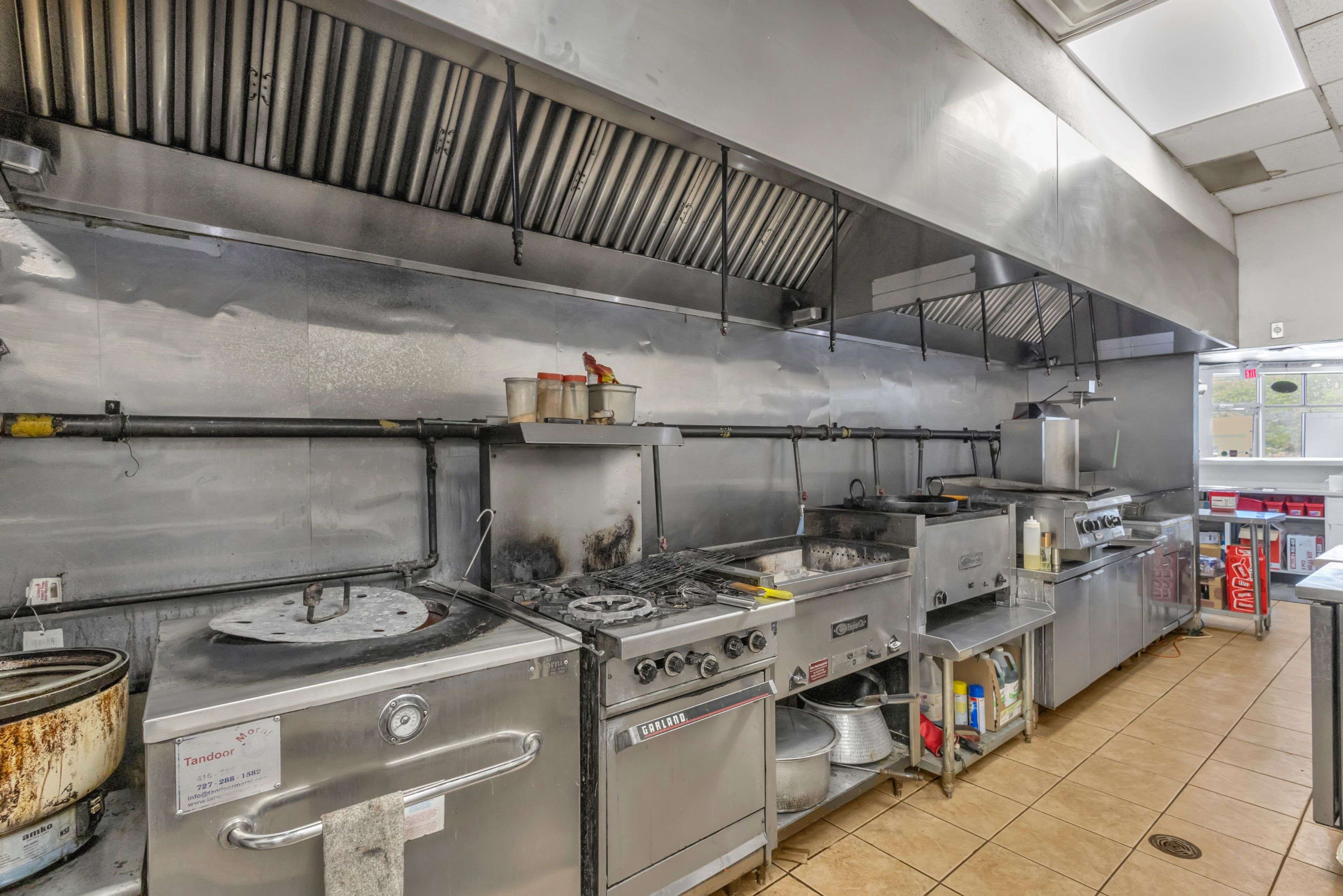 95 Saginaw Pkwy #6, Cambridge, ON N1T 1W2