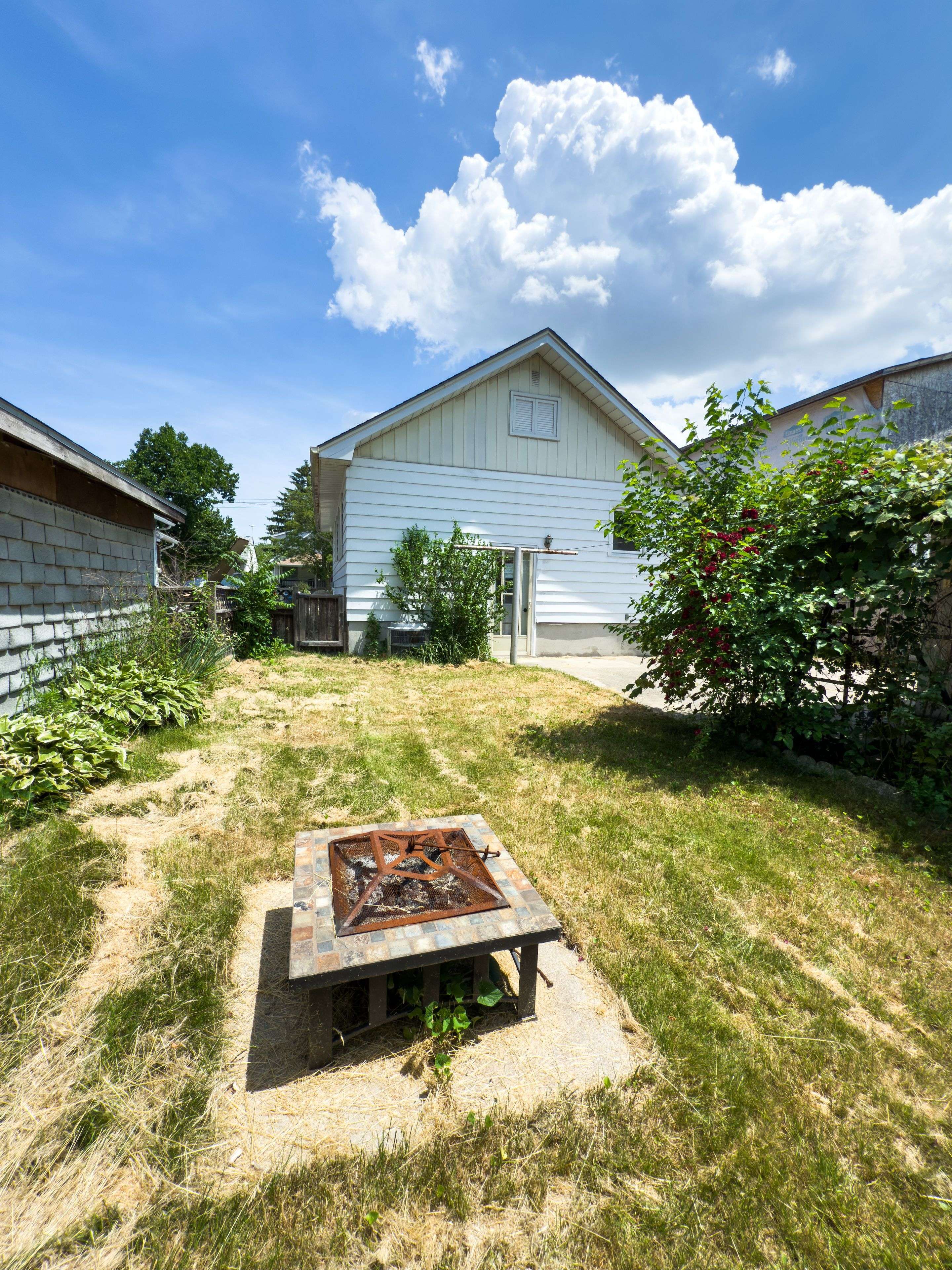 Sarnia, ON N7T 6P1,177 Gordon ST