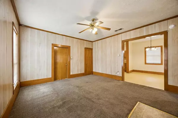 Terrell, TX 75160,808 E High Street