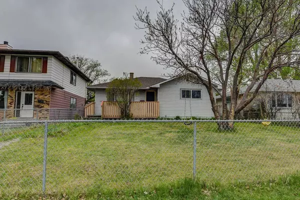 2443 47 ST SE, Calgary, AB T2B 1L7