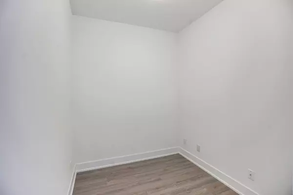 Toronto C10, ON M4S 0B9,1 Belsize DR #620