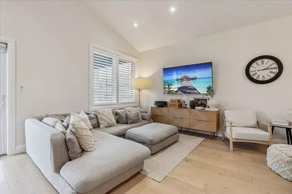 Norfolk, ON N0E 1Y0,9 Hare ST