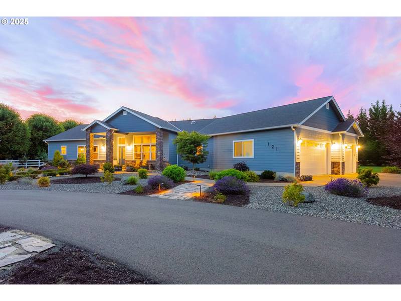 121 WILD GOOSE LN, Roseburg, OR 97470