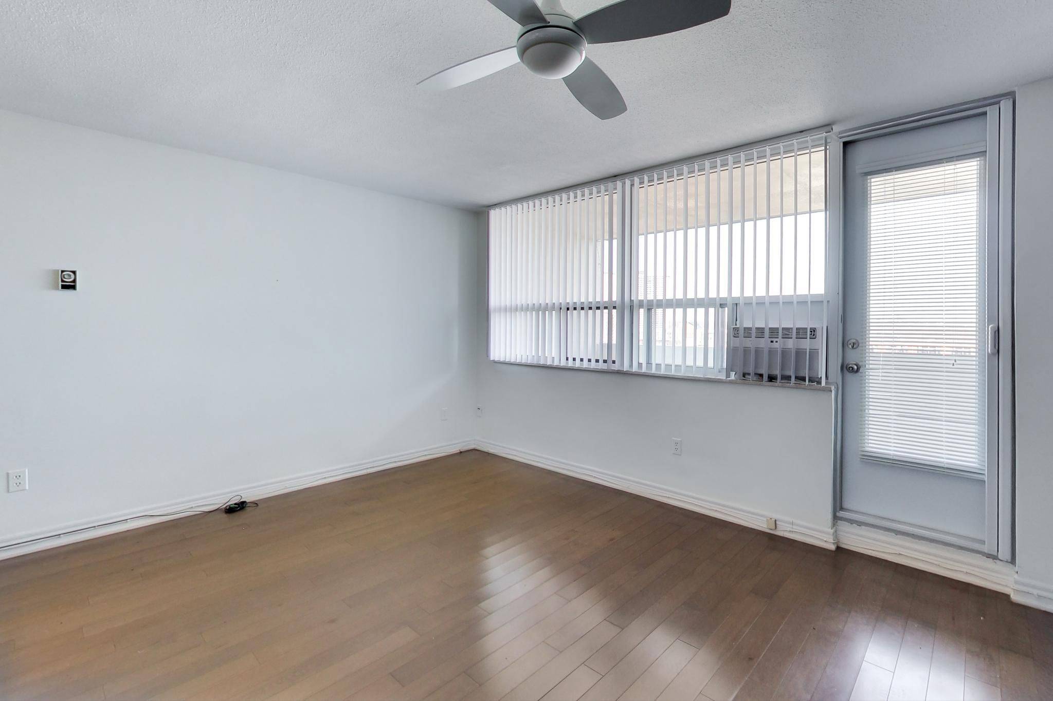 Toronto C08, ON M4Y 2K2,40 Homewood AVE #1412