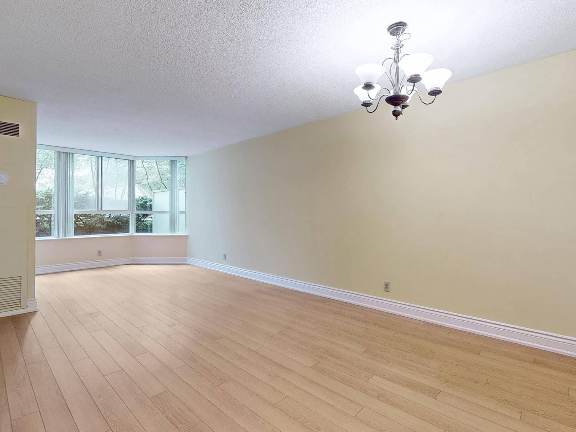 Toronto C01, ON M5G 2J9,717 Bay AVE #303