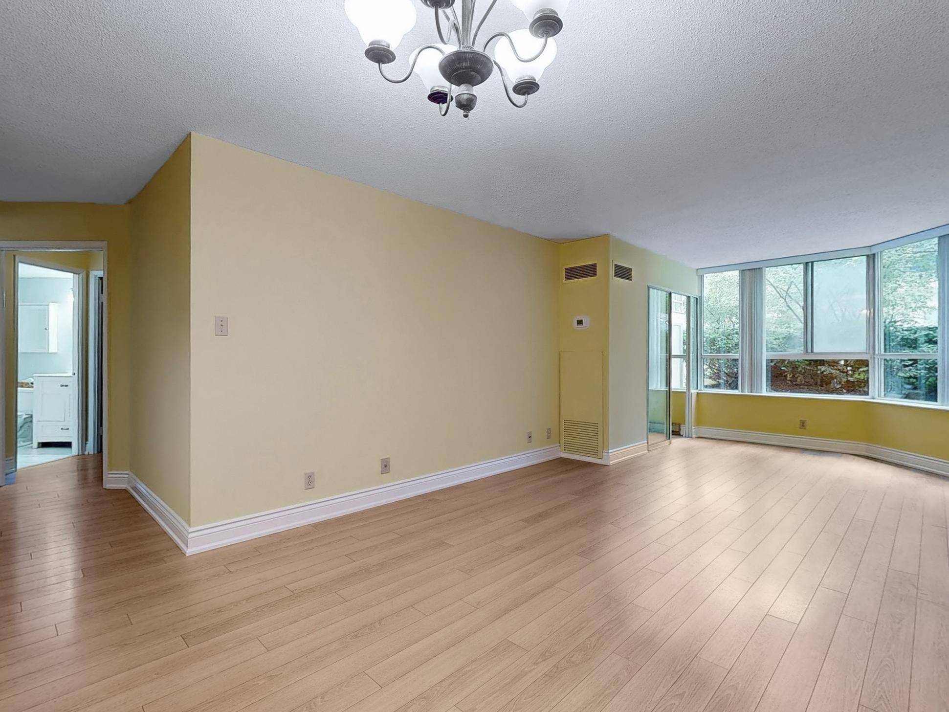 Toronto C01, ON M5G 2J9,717 Bay AVE #303