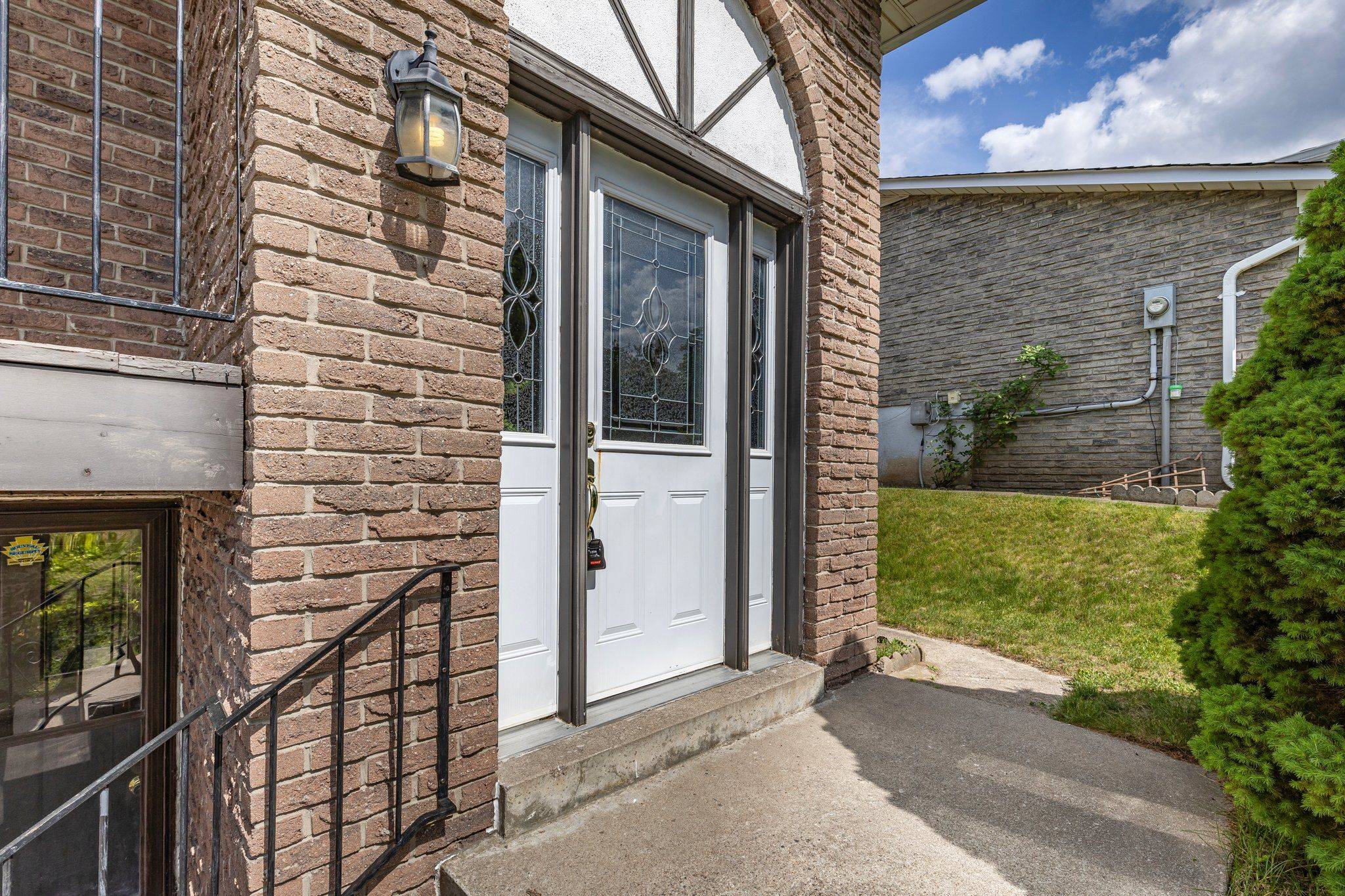 Barrie, ON L4N 2X7,66 HIGHCROFT RD