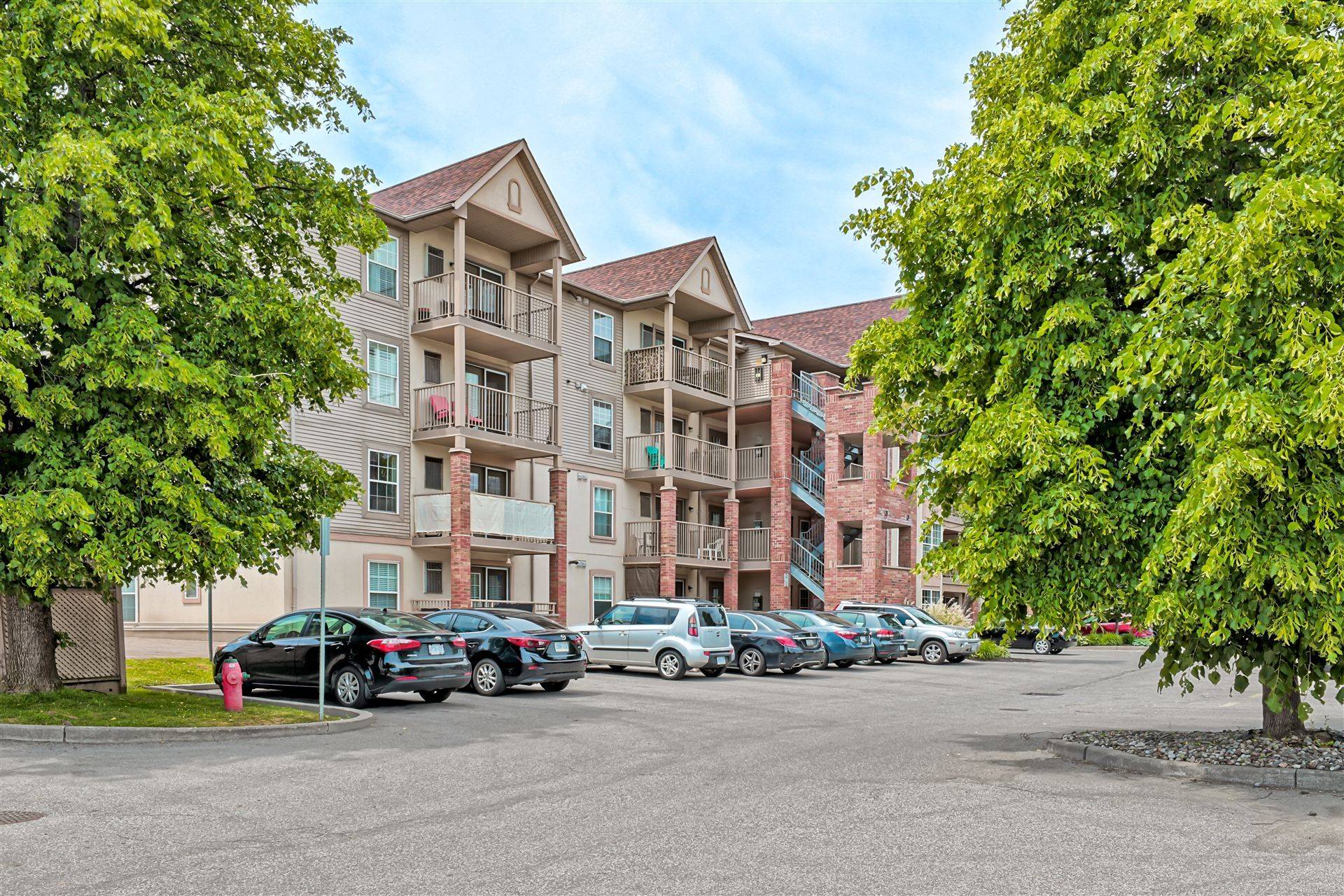 Burlington, ON L7M 4M5,4025 Kilmer DR #407