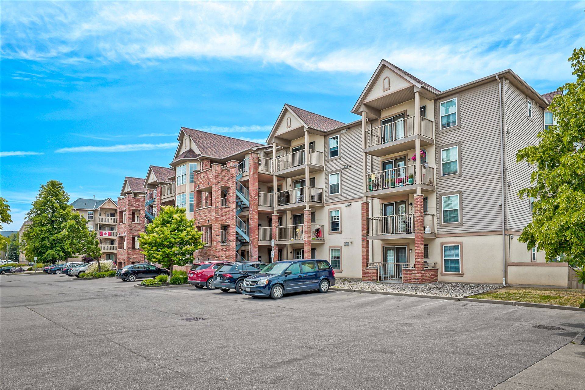 Burlington, ON L7M 4M5,4025 Kilmer DR #407
