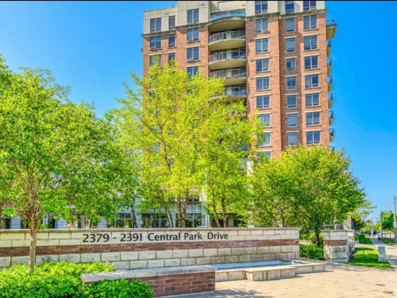 2379 Central Park DR #310, Oakville, ON L6H 0E3
